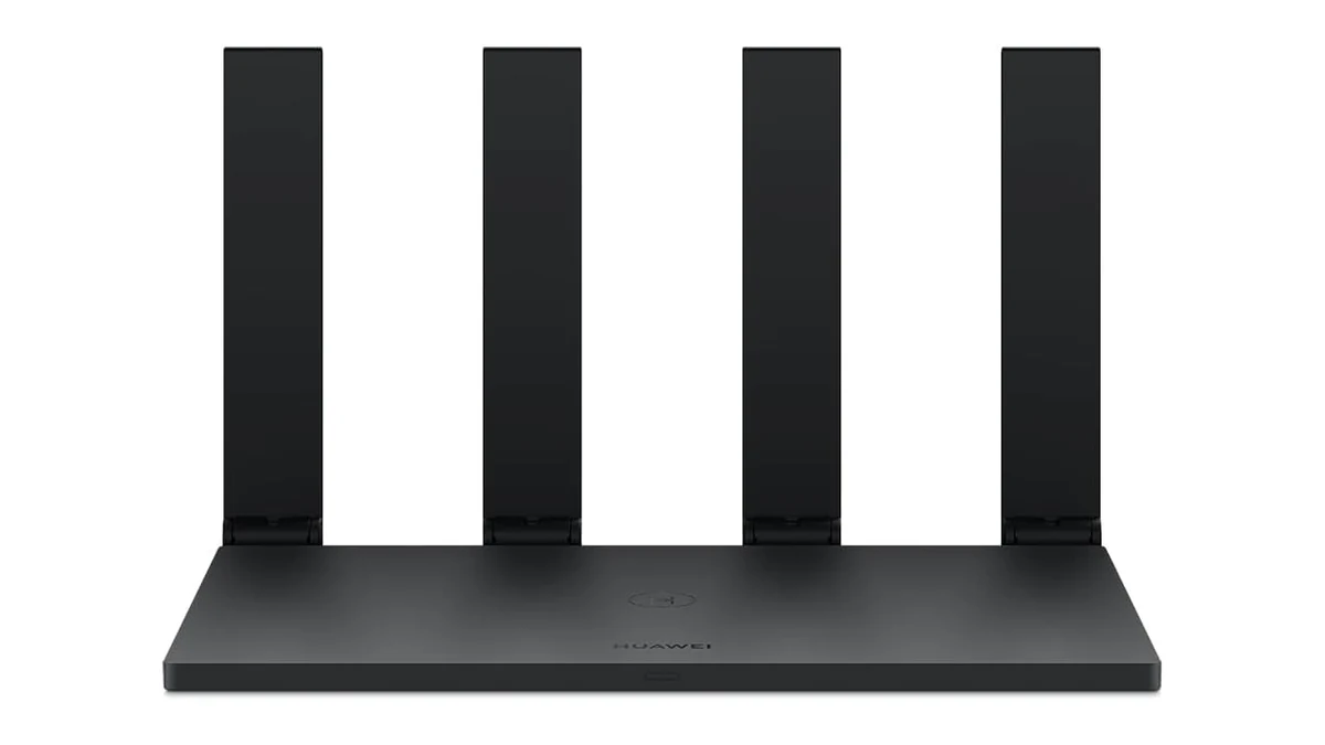 Roteador Huawei AX2S preto com quatro antenas, visto de frente sobre fundo branco