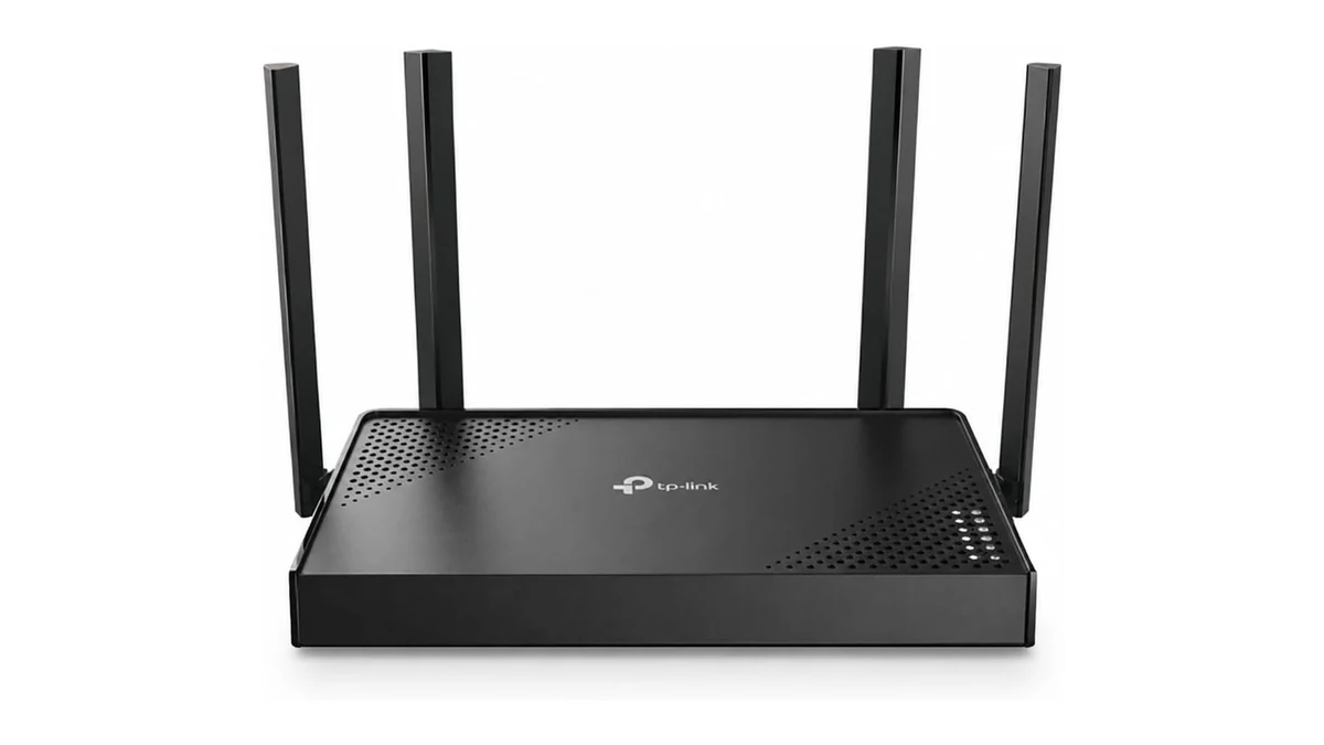 Roteador TP-Link BE3600 preto com quatro antenas sobre fundo branco