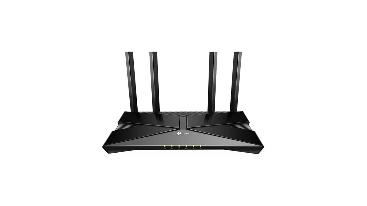 Roteador TP-Link XX230V preto com quatro antenas sobre fundo branco