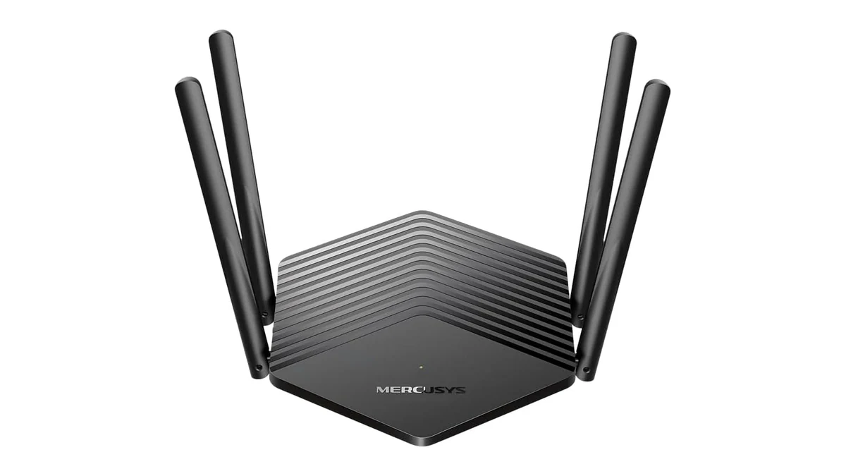 Mercusys MR80X é Bom? Análise do Roteador Wi-Fi 6 AX3000 Roteador Mercusys MR80 V4 preto com quatro antenas sobre fundo branco